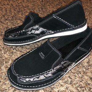Brand new, never worn! Ariat Cruisers size 7
